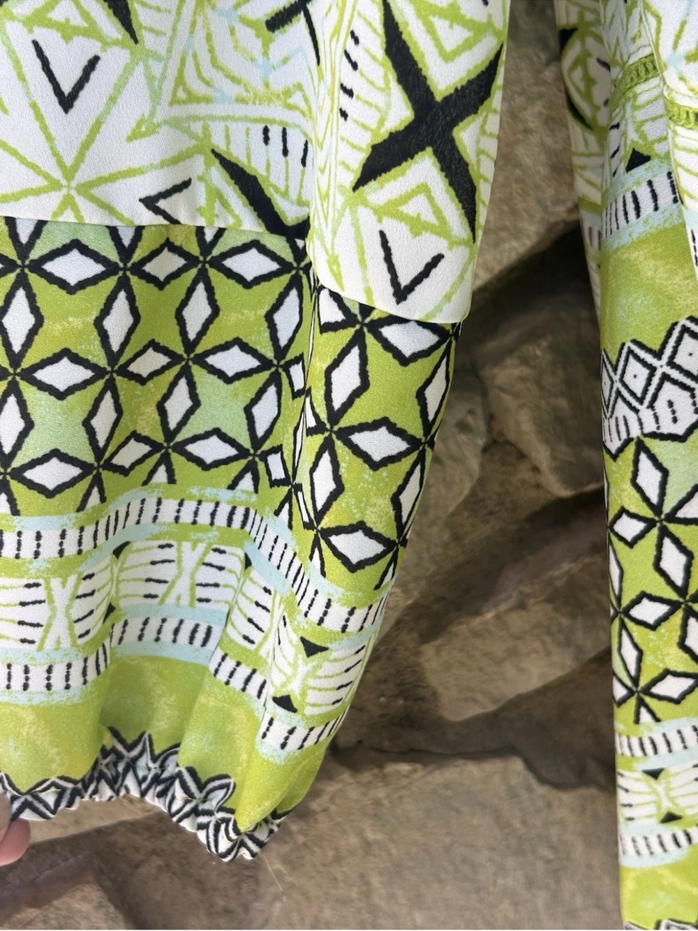 NEW DIRECTIONS Tunic Top S Lime Green Black Geometric Chiffon Sharkbite Hem - Picture 5 of 10